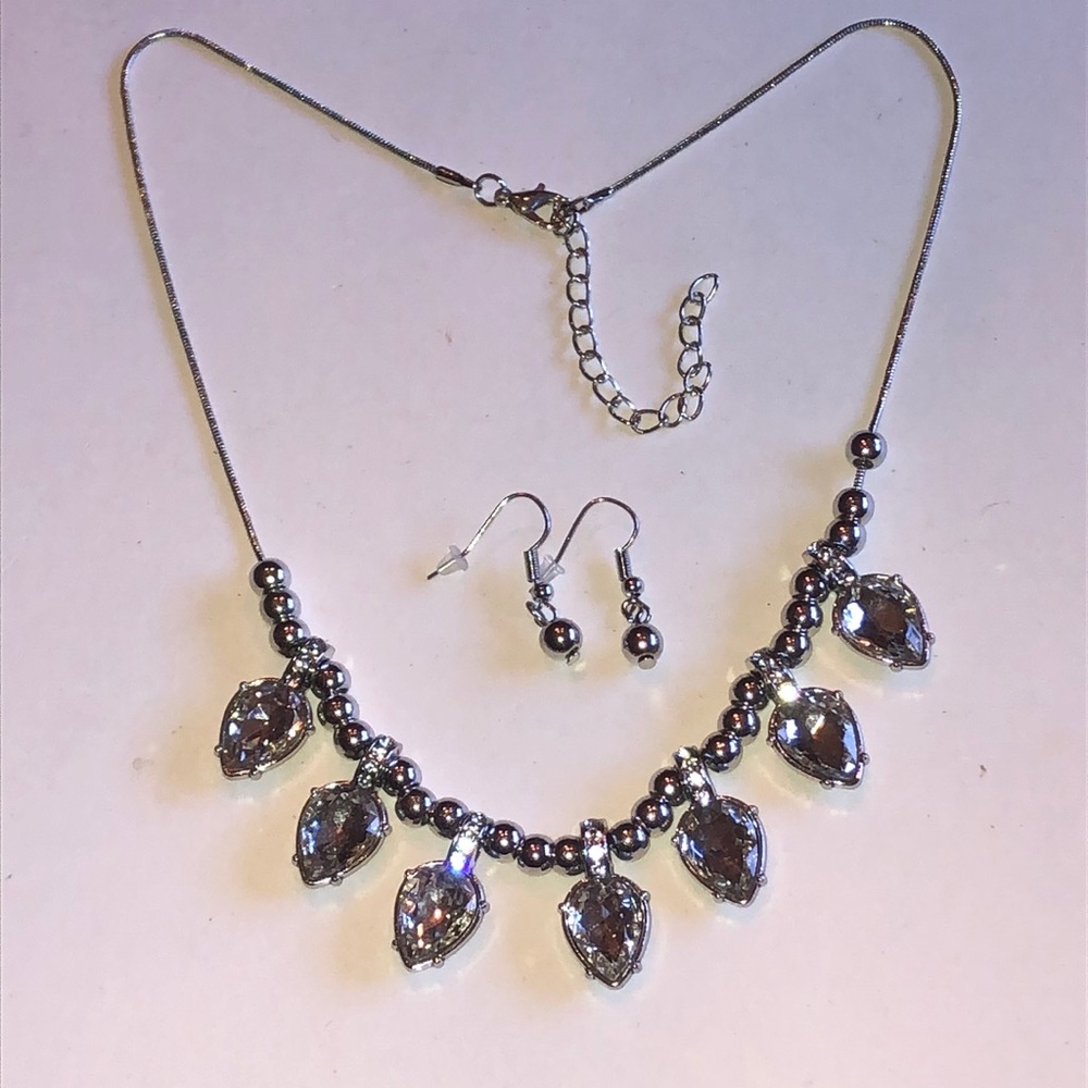 Silver Tone Teardrop Crystal Necklace and Earring Set